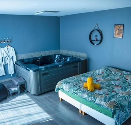 Love Room - La Parenthese Saint-Bauzille-de-la-Sylve المظهر الخارجي الصورة