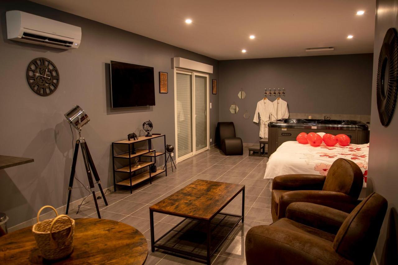 Love Room - La Parenthese Saint-Bauzille-de-la-Sylve المظهر الخارجي الصورة