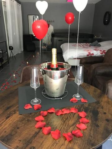 Love Room - La Parenthese Saint-Bauzille-de-la-Sylve المظهر الخارجي الصورة
